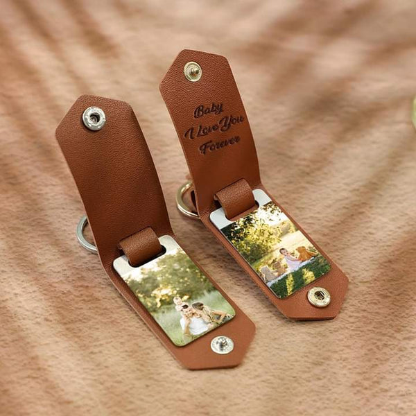 PERSONALISED LEATHER KEYCHAIN