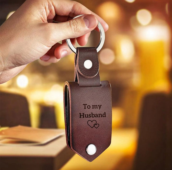 PERSONALISED LEATHER KEYCHAIN