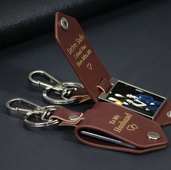 PERSONALISED LEATHER KEYCHAIN